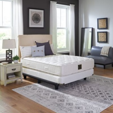 Shifman Metropolitan Morgan Collection - Queen